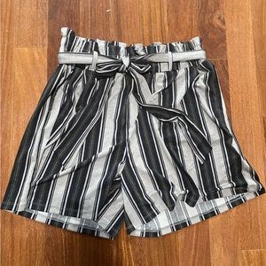 LuLaRoe Ella shorts NWT